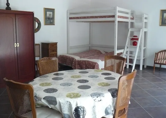 D'hotes & Pouget Tatil Evi *